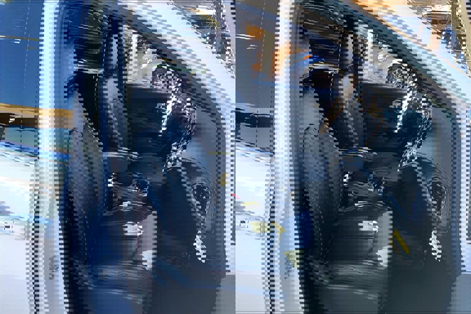 Used 2025 Chrysler Pacifica Select image 9