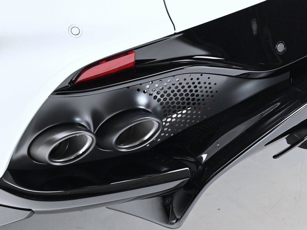 New 2026 Aston Martin DBX 707 image 24