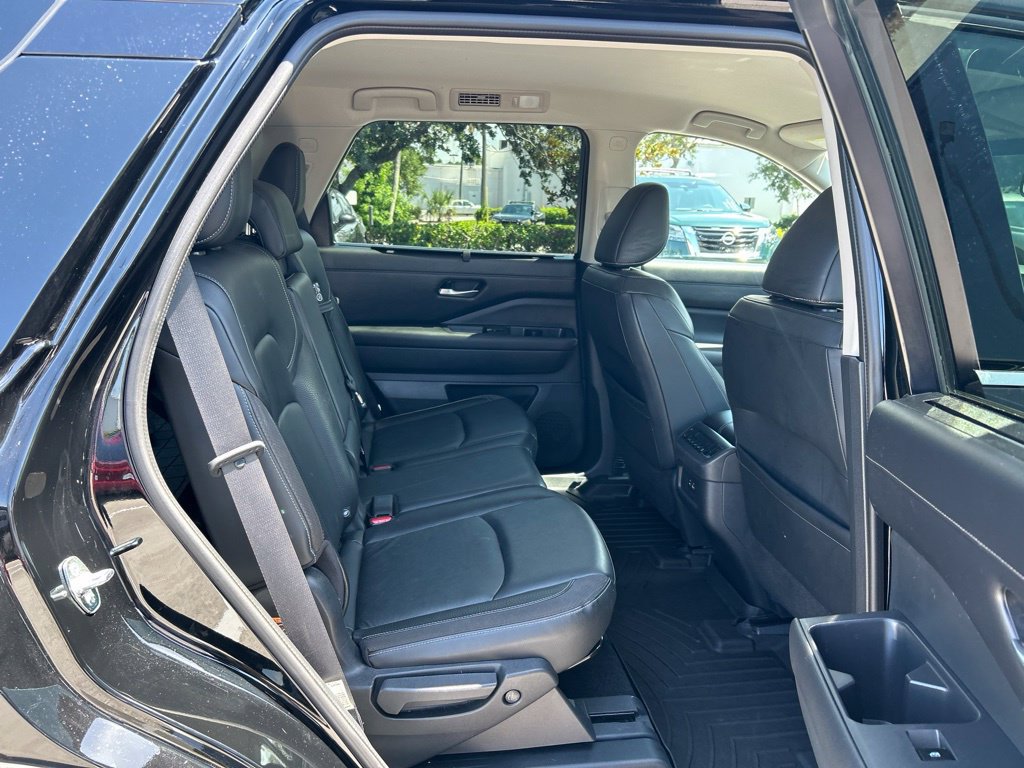 Certified 2022 Nissan Pathfinder SL w/ SL Black Package FWD image 48