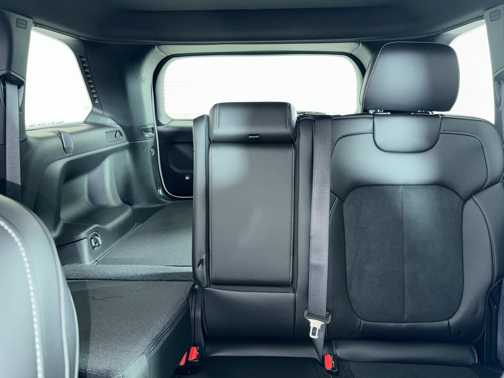 New 2025 Jeep Grand Cherokee Altitude image 9