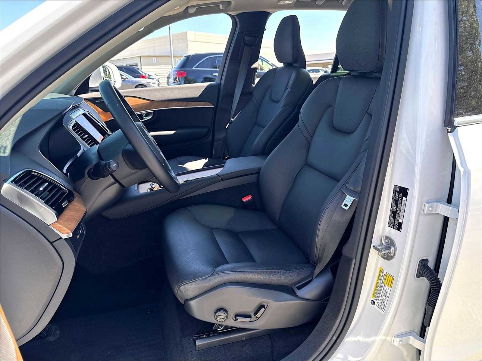 Used 2024 Volvo XC90 T8 Plus w/ Protection Package Premier AWD/4WD image 27