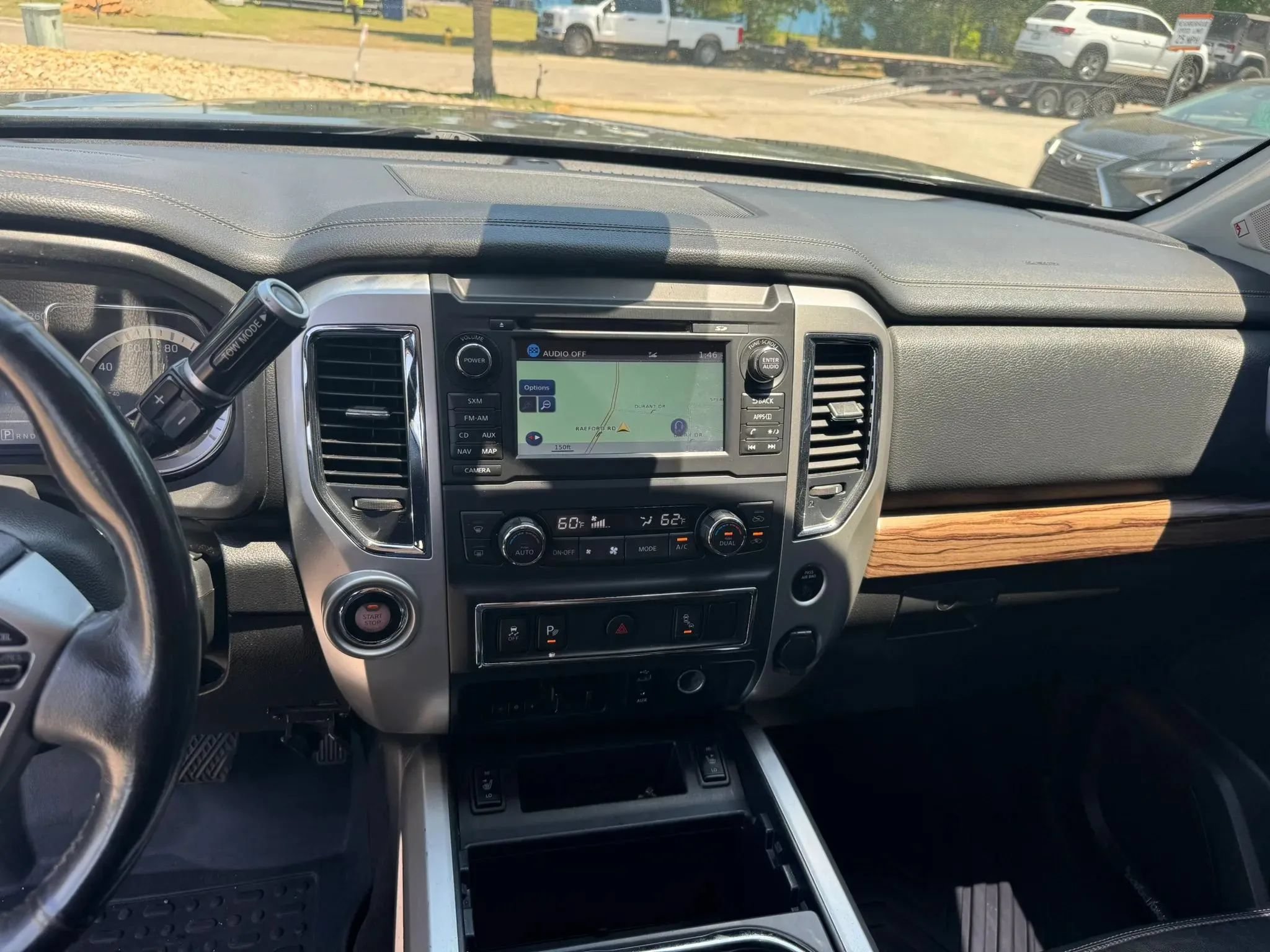 Used 2017 Nissan Titan SL w/ SL Towing Convenience Package RWD image 20