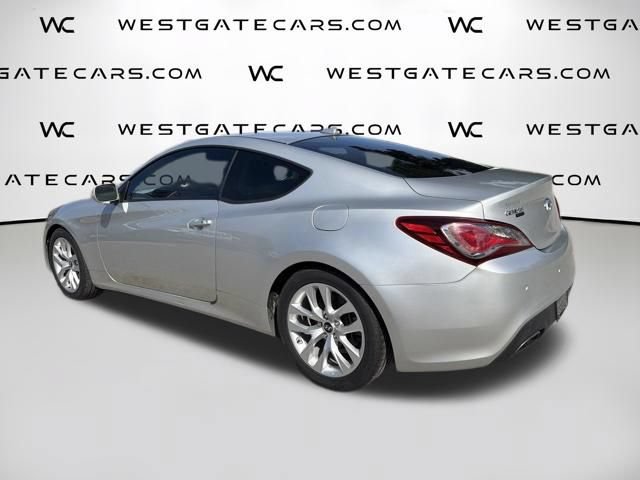 Used 2013 Hyundai Genesis 3.8 RWD image 10