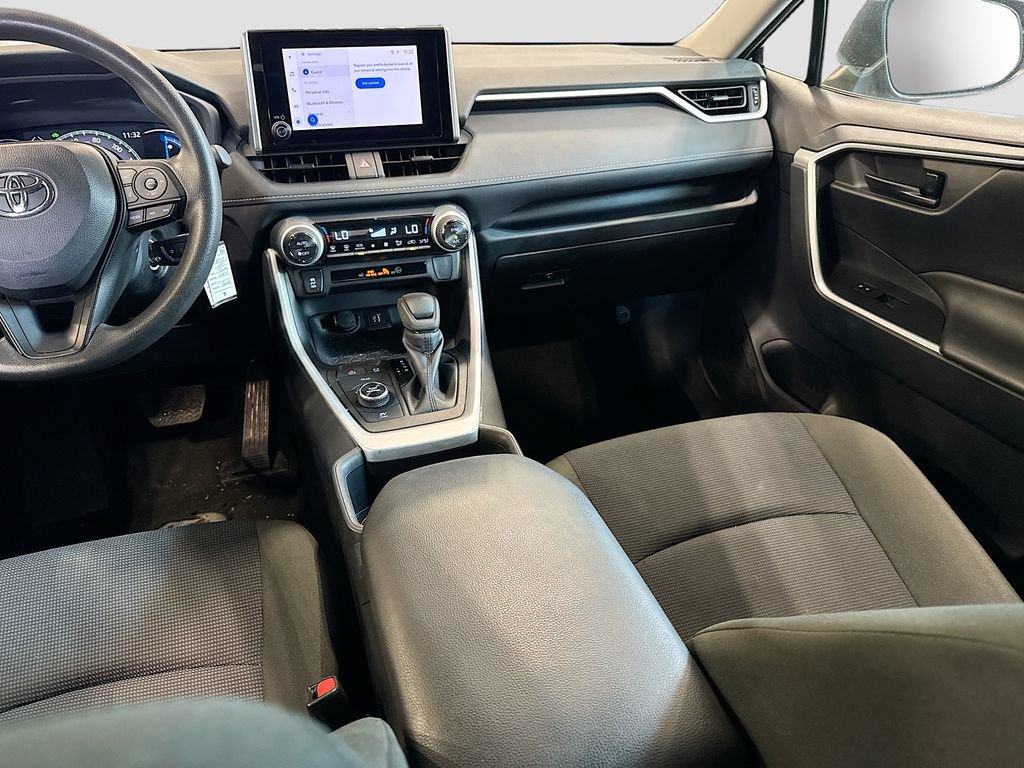 Used 2025 Toyota RAV4 LE AWD/4WD image 23