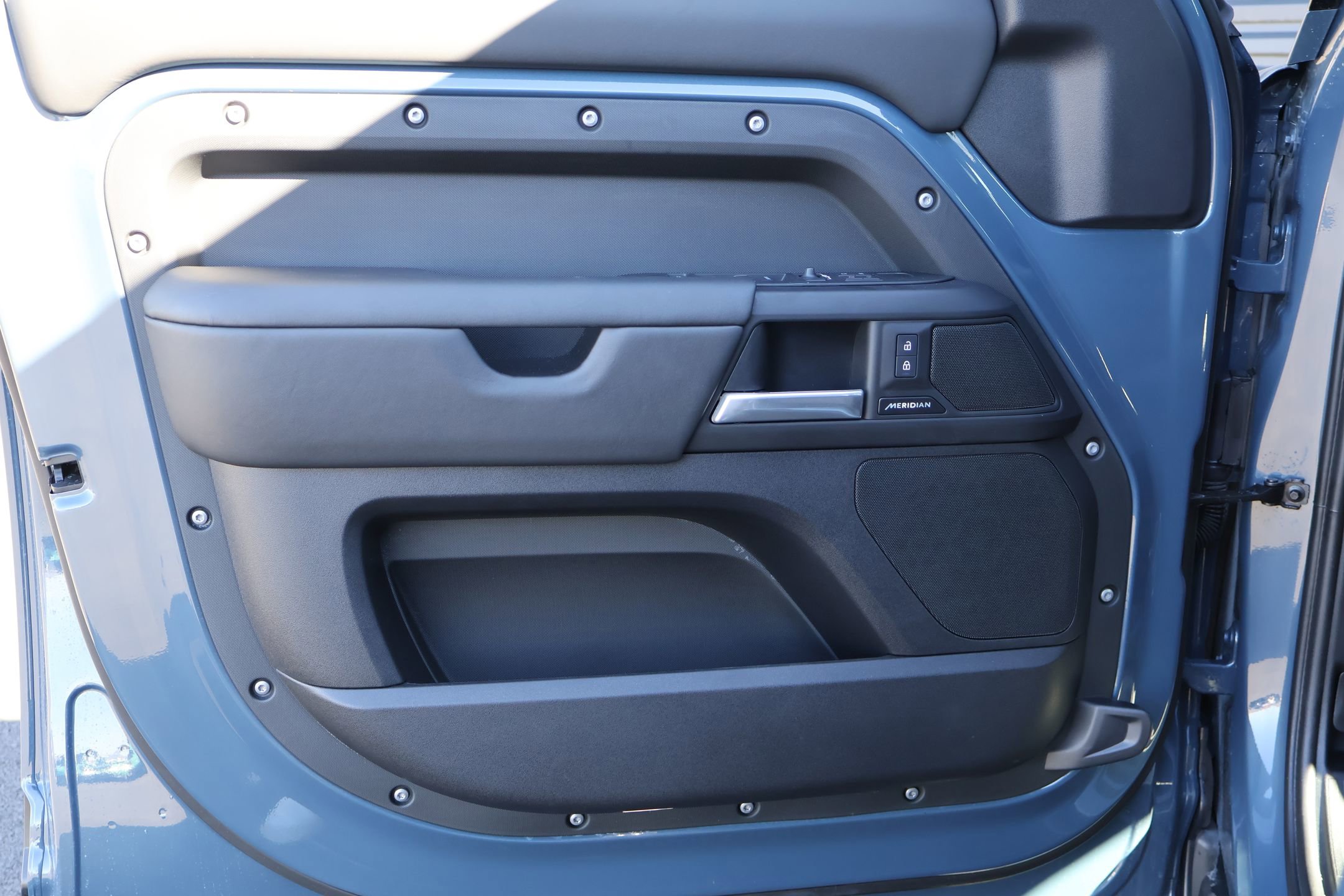 Used 2025 Land Rover Defender 110 S image 10