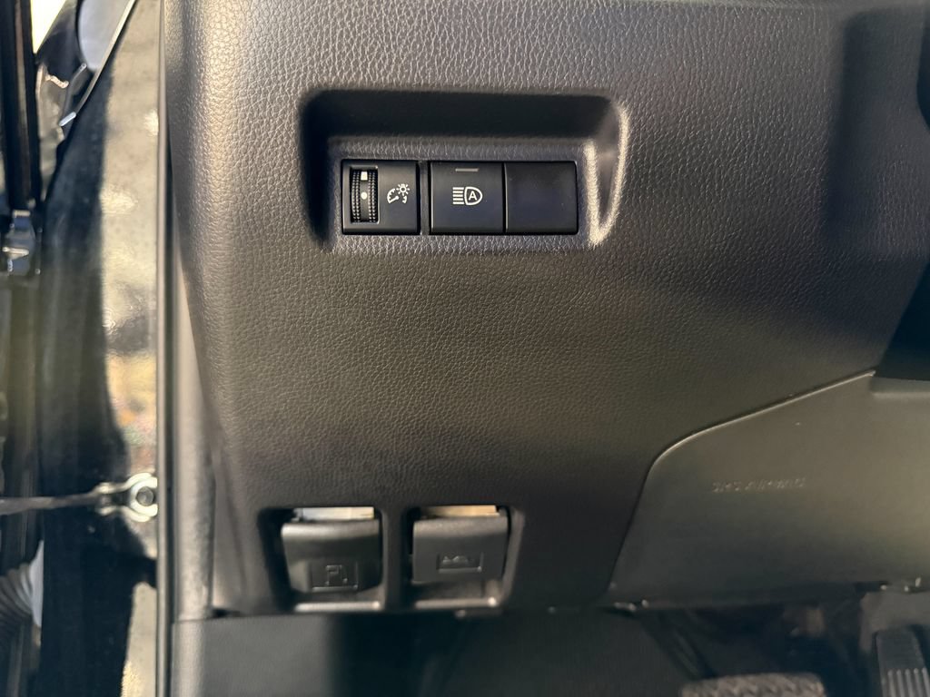 Used 2025 Toyota RAV4 LE FWD image 17