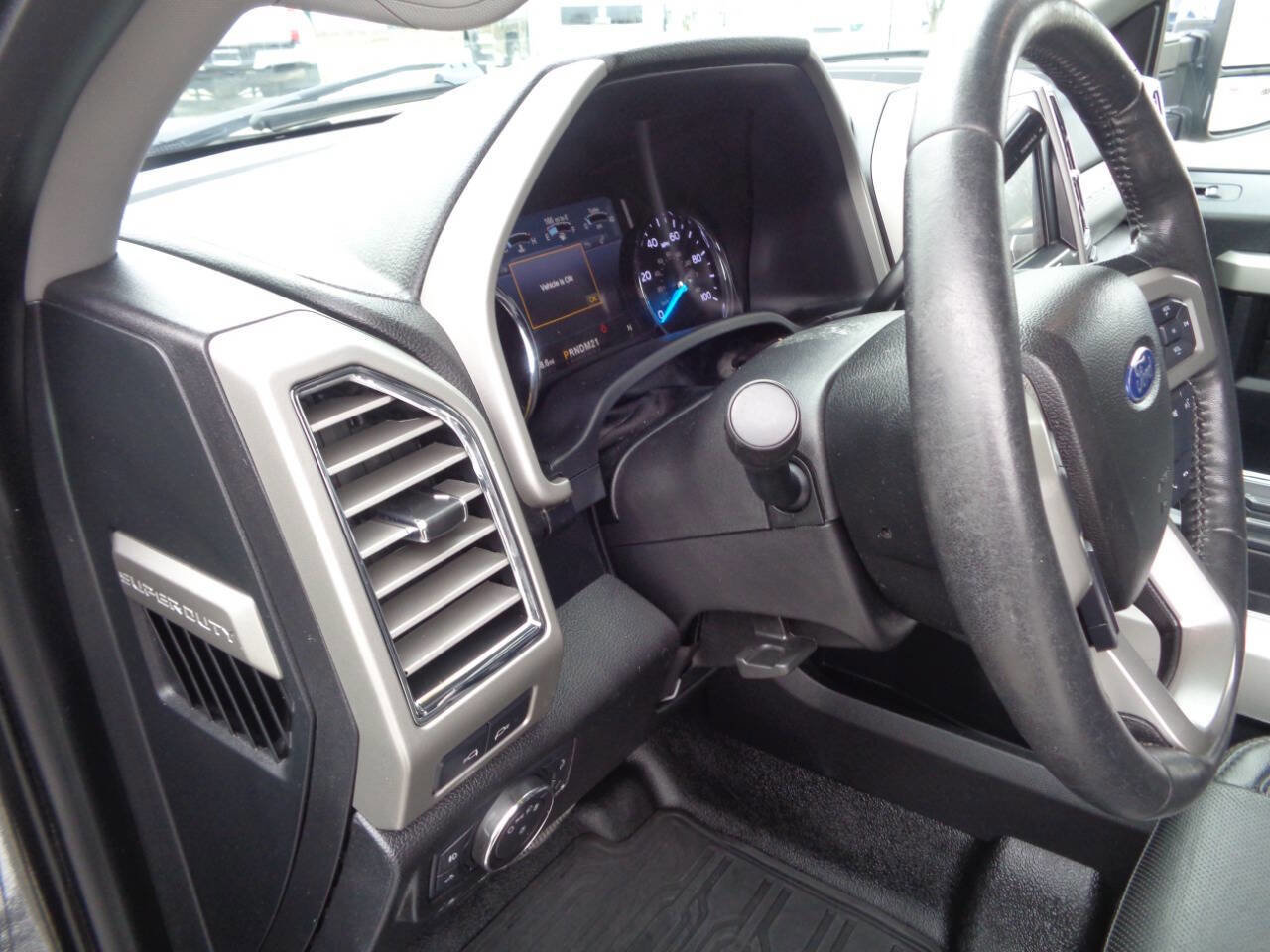 Used 2017 Ford F250 Lariat w/ Chrome Package image 40