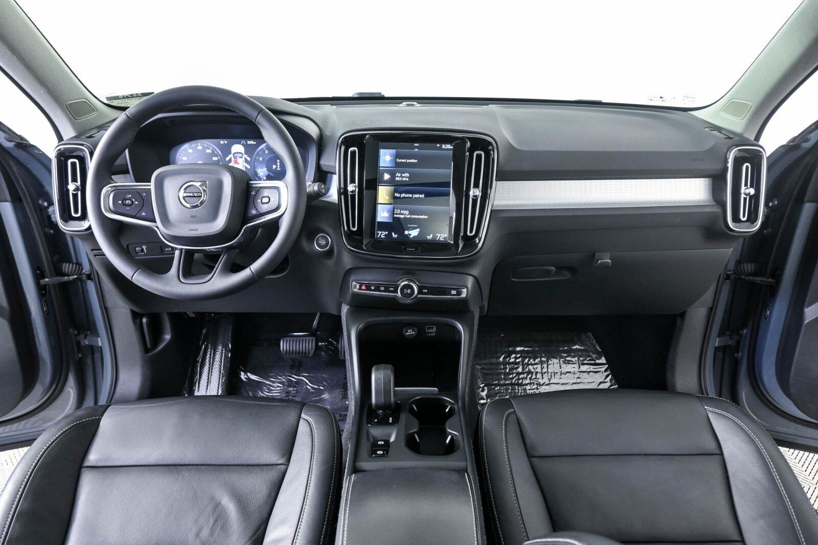 Used 2022 Volvo XC40 T5 Momentum w/ Premium Package AWD/4WD image 16