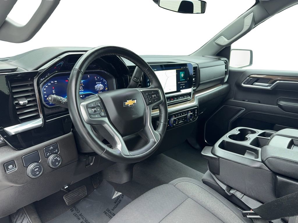 Used 2025 Chevrolet Silverado 1500 LT RWD image 16