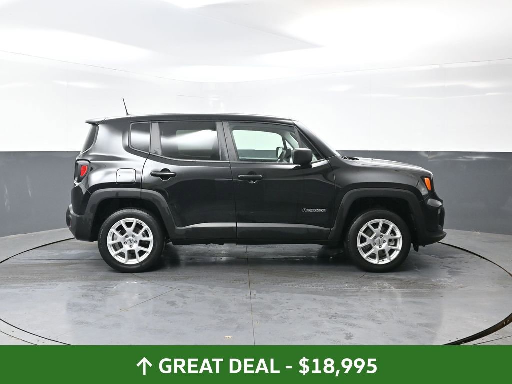 Used 2023 Jeep Renegade Latitude AWD/4WD image 2