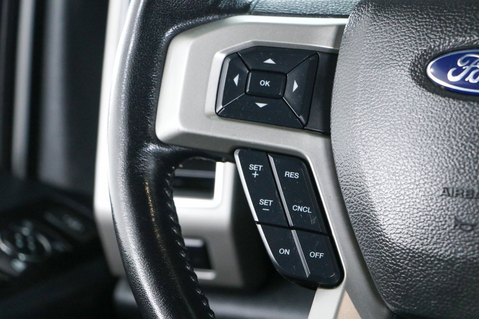 Used 2022 Ford F250 Lariat w/ Lariat Value Package AWD/4WD image 14