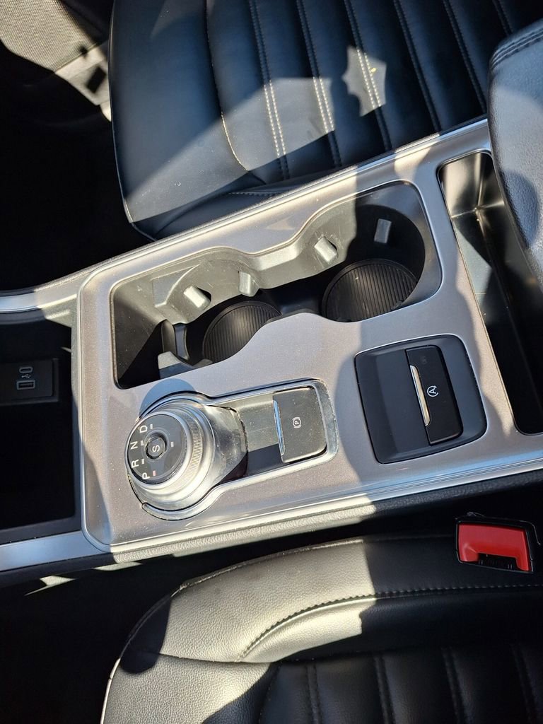 Used 2024 Ford Edge SEL image 13