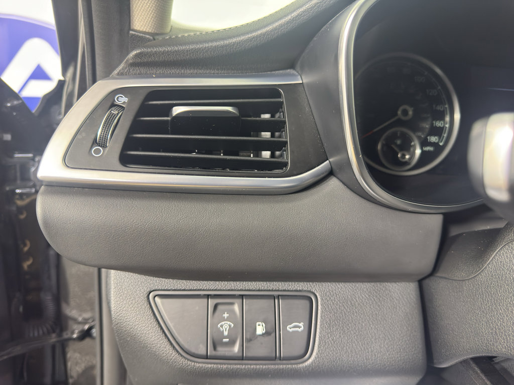 Used 2023 Genesis G70 2.0T RWD image 17
