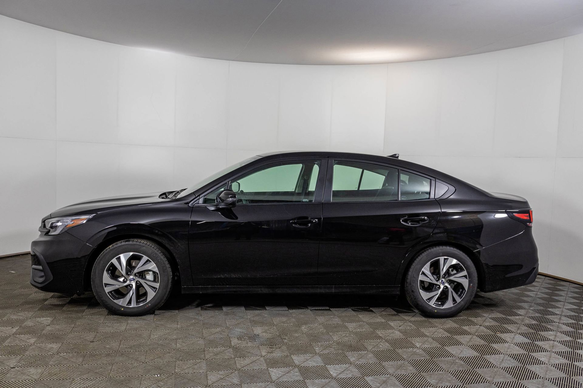 Used 2025 Subaru Legacy Premium image 16