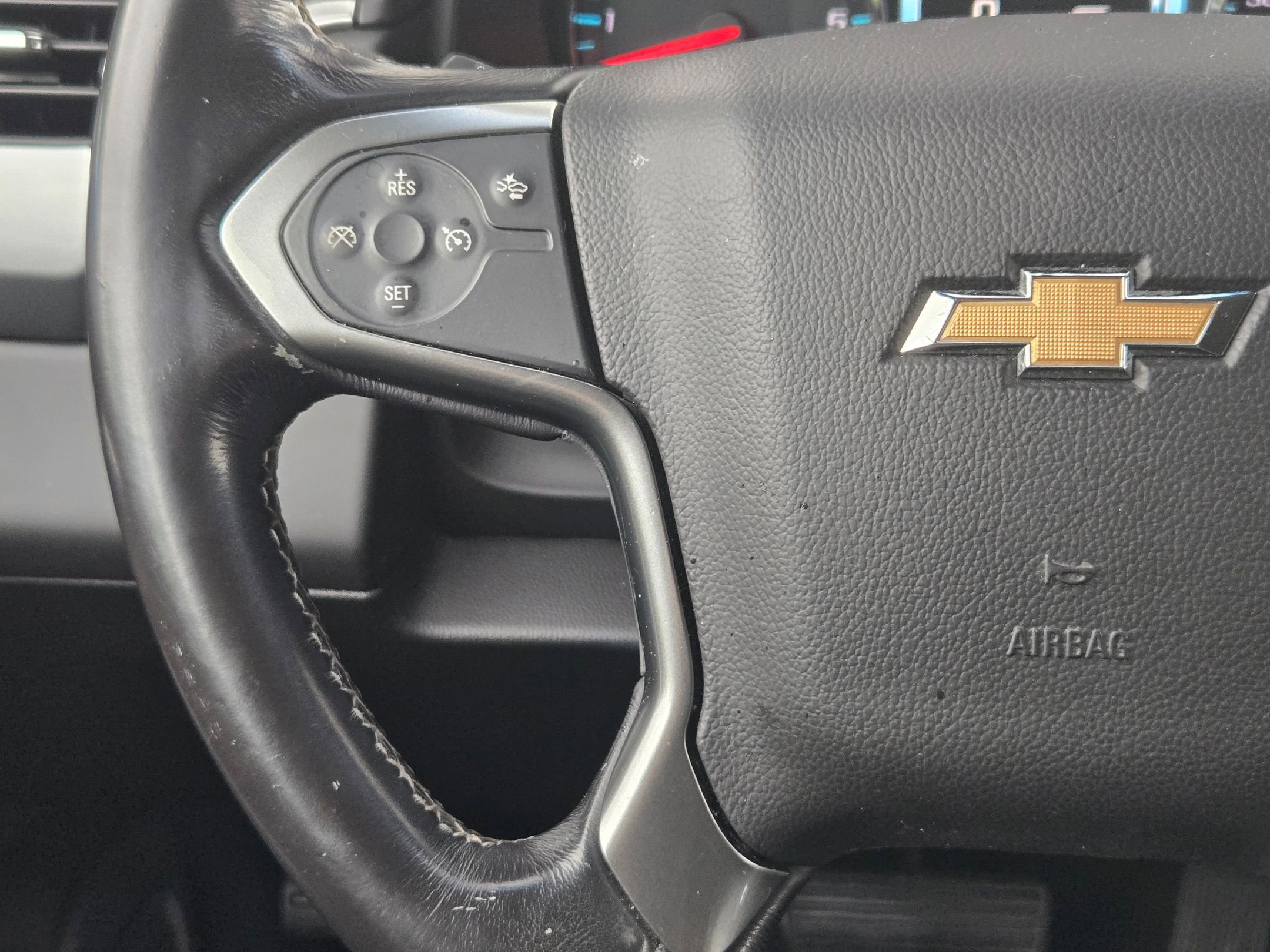 Used 2018 Chevrolet Suburban LT image 17