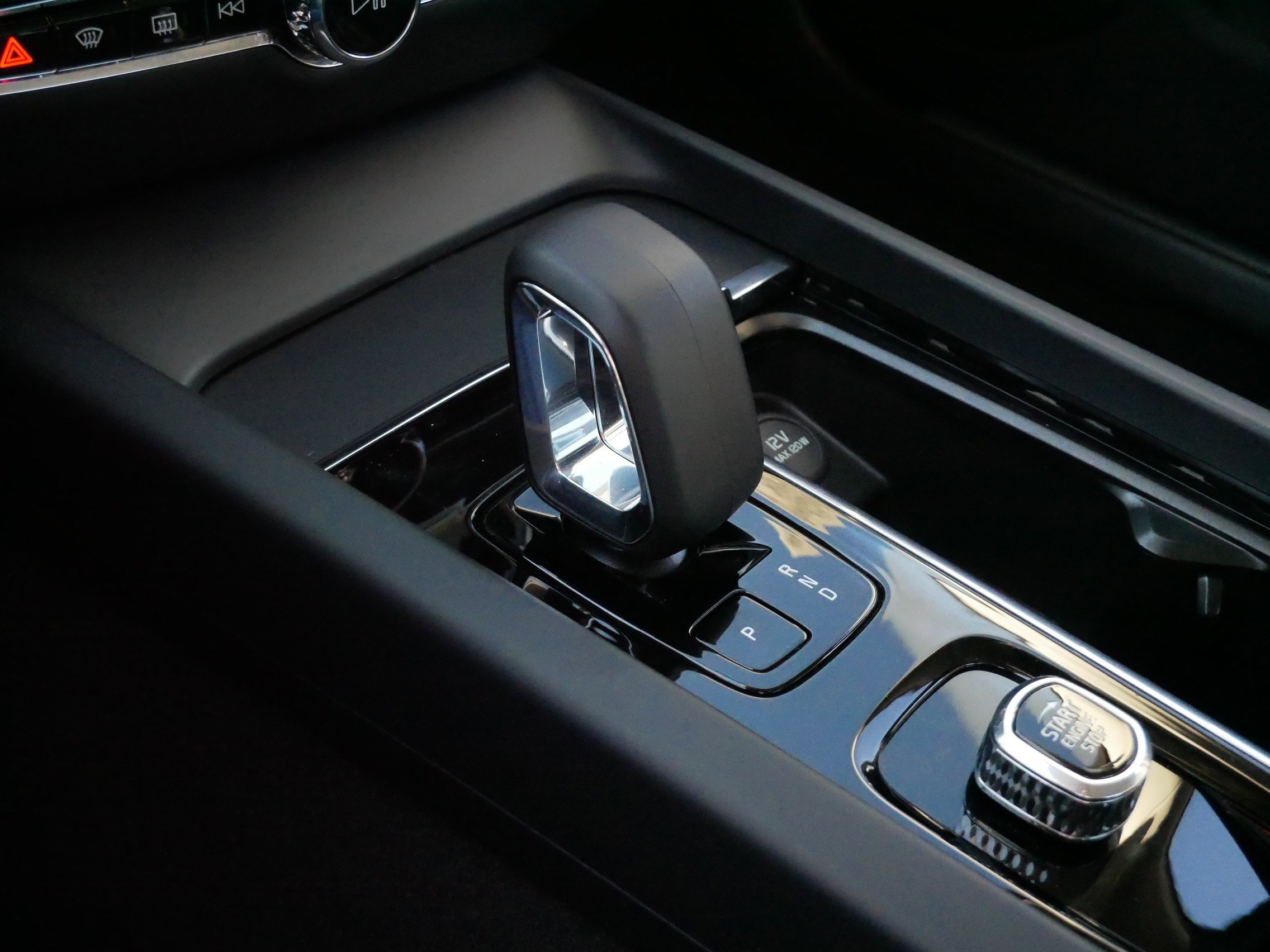 Used 2025 Volvo S60 B5 Core image 24