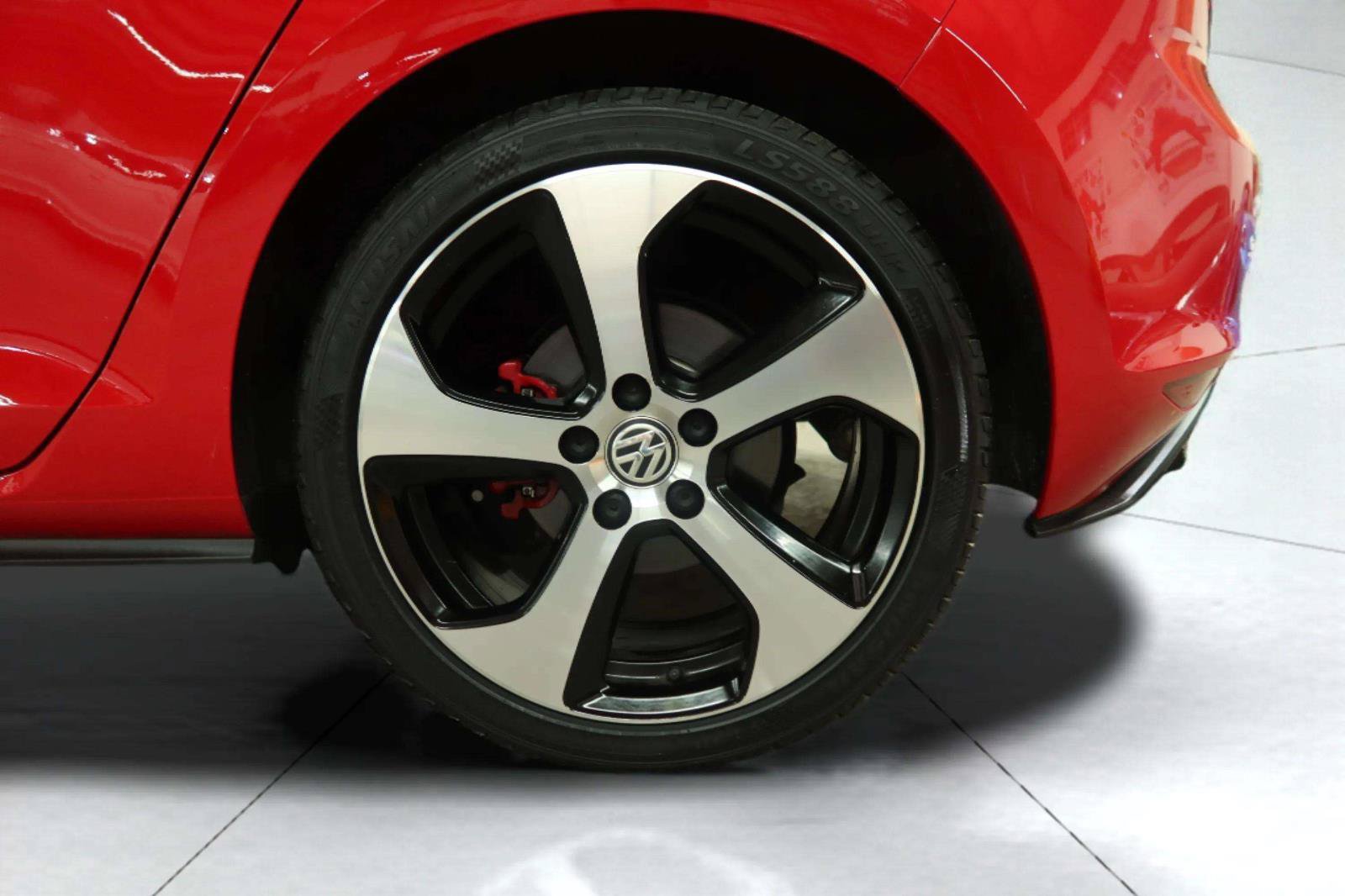 Used 2017 Volkswagen GTI 4-Door FWD image 43