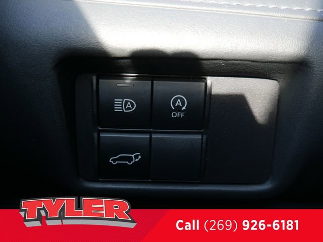 Used 2023 Toyota Highlander LE image 25