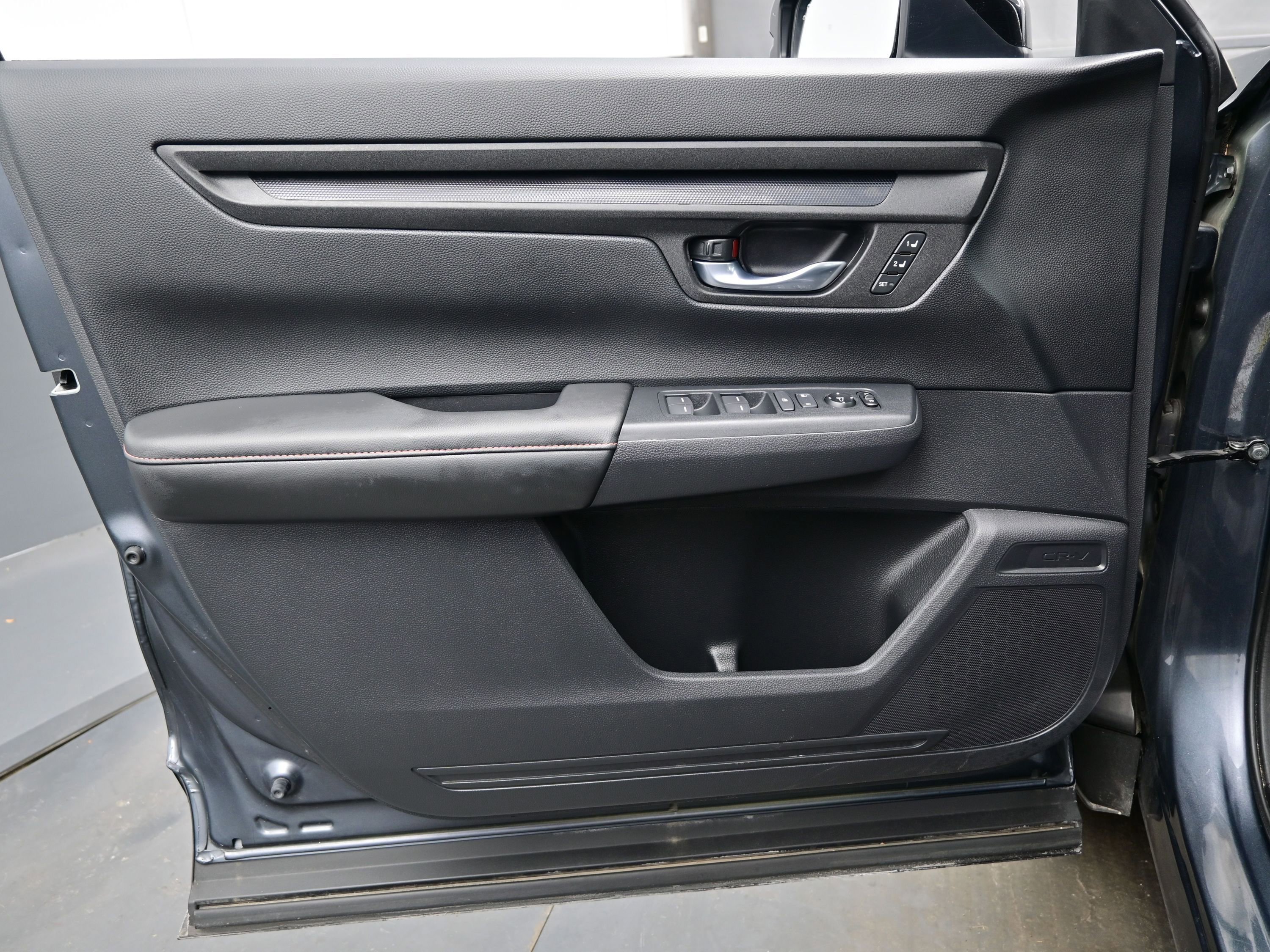 Used 2025 Honda CR-V Sport-L image 9