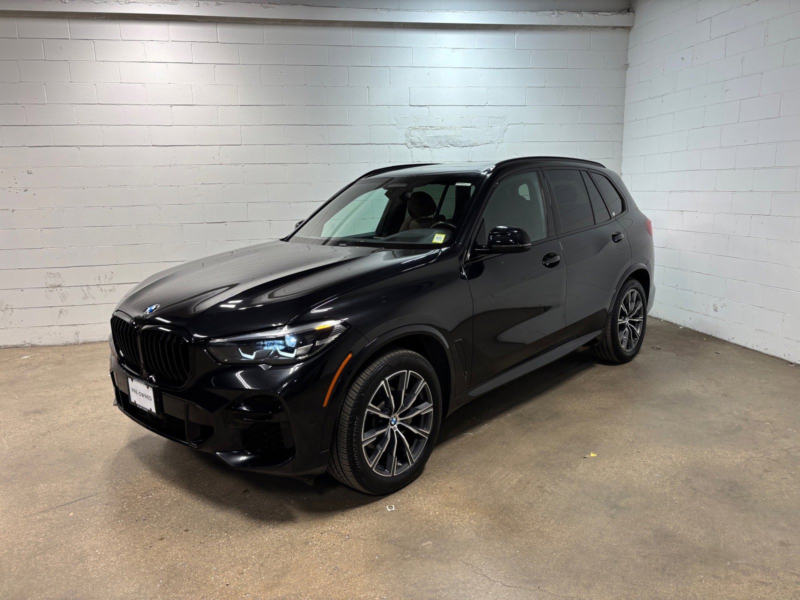 Used 2023 BMW X5 xDrive40i w/ M Sport Package AWD/4WD image 1