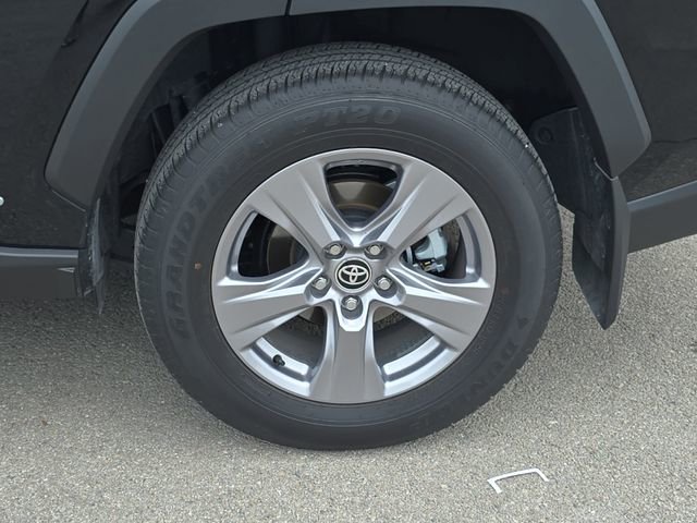 Used 2025 Toyota RAV4 LE image 33