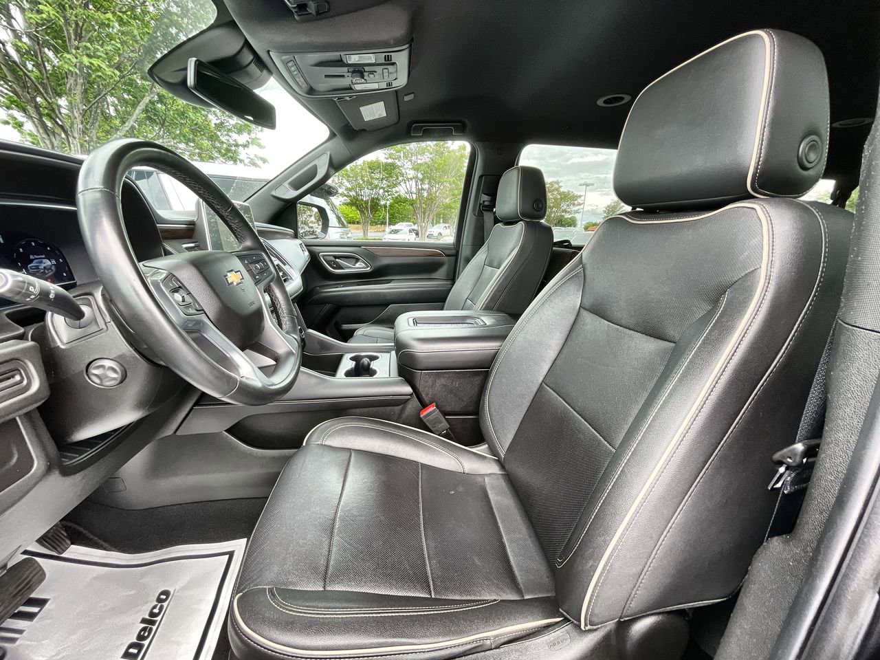 Used 2023 Chevrolet Suburban Premier AWD/4WD image 19