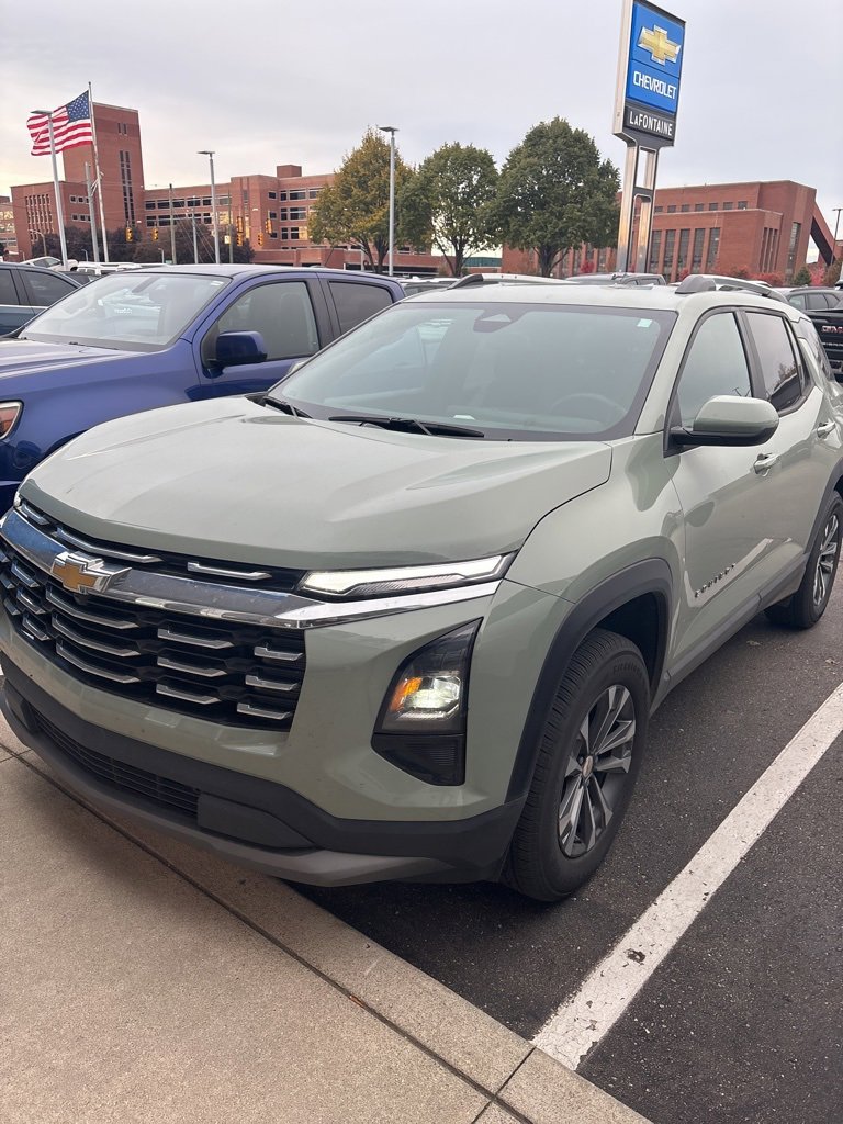 Used 2025 Chevrolet Equinox LT w/ Convenience Package II image 1