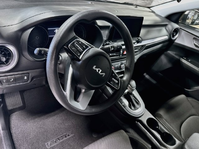 Certified 2023 Kia Forte LXS w/ LXS Technology Package FWD image 16