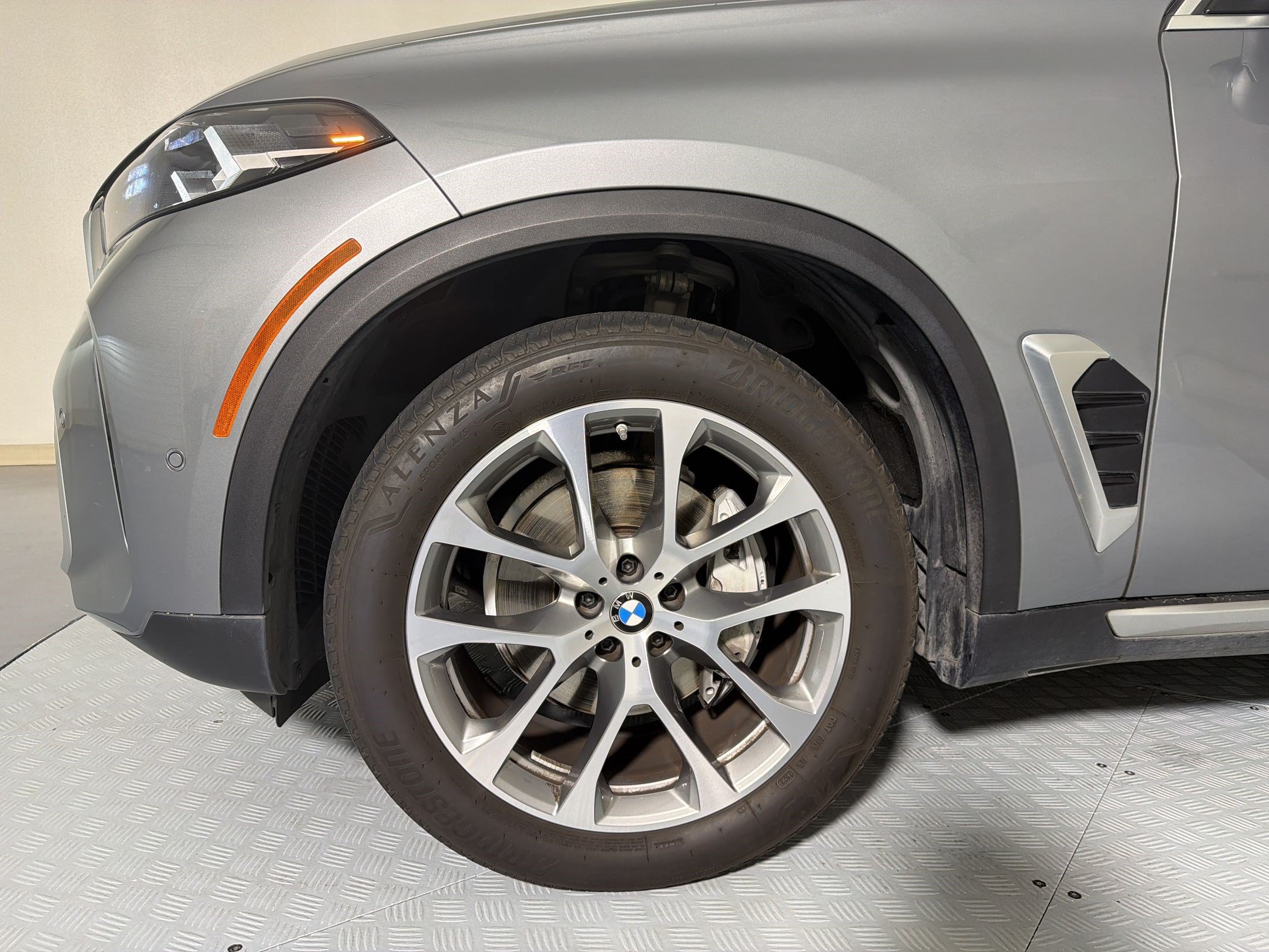 Certified 2024 BMW X5 xDrive40i w/ Parking Assistance Package AWD/4WD image 10