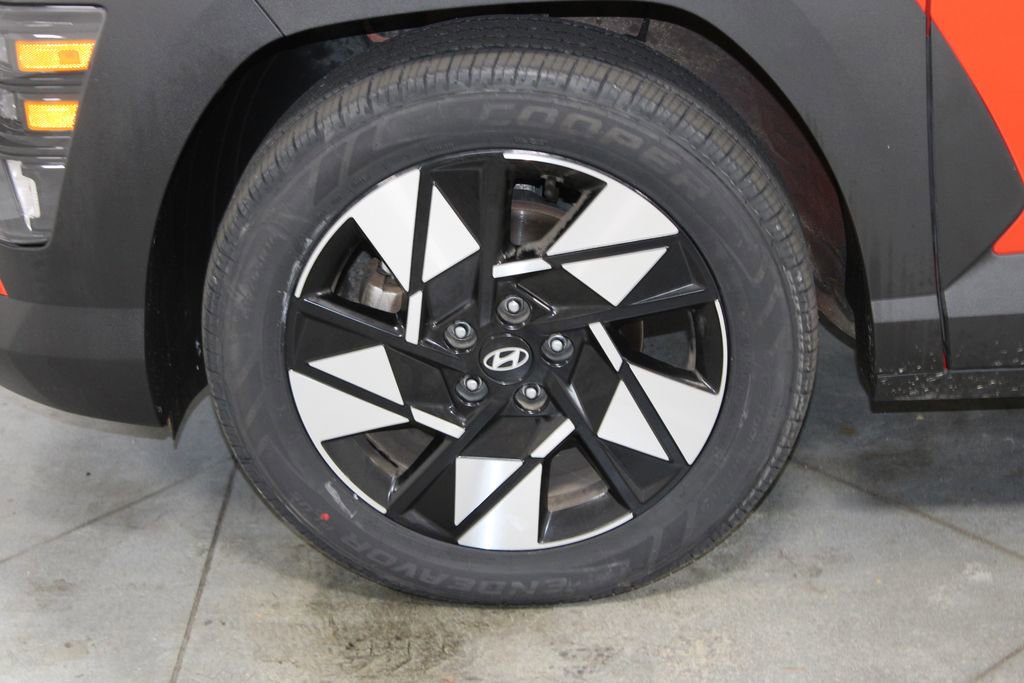 Used 2024 Hyundai Kona SEL image 18