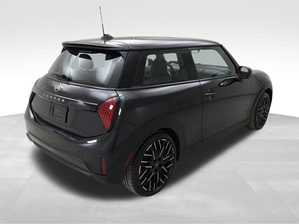 Certified 2025 MINI Cooper S image 9