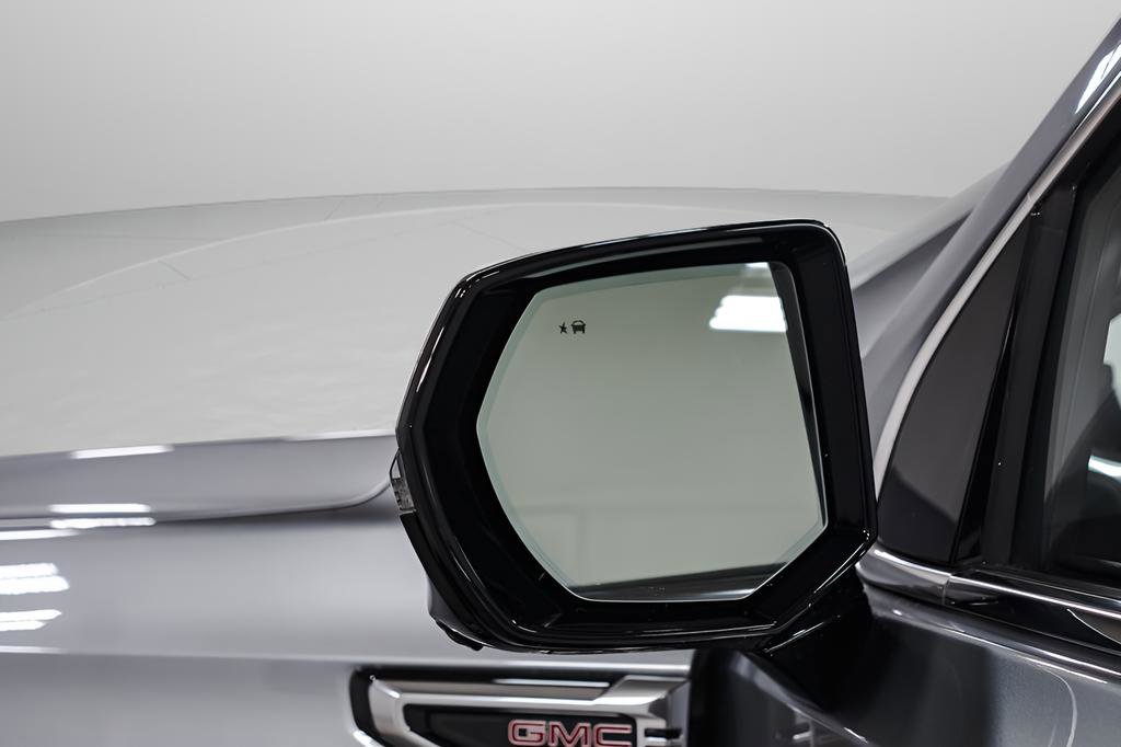 Used 2025 GMC Yukon Denali image 41