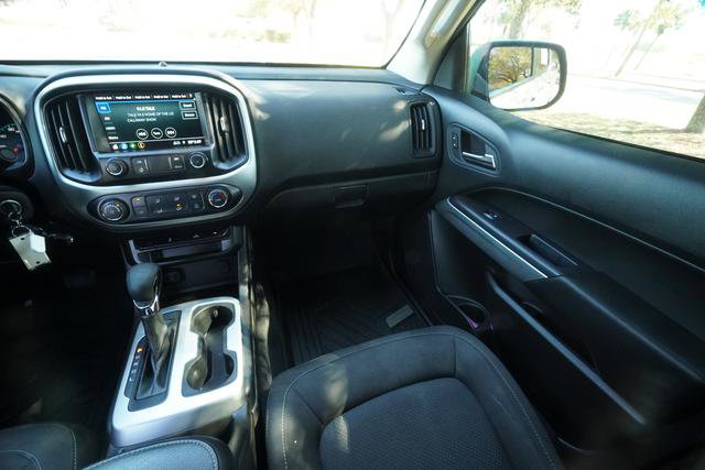 Used 2022 Chevrolet Colorado LT w/ LT Convenience Package image 16