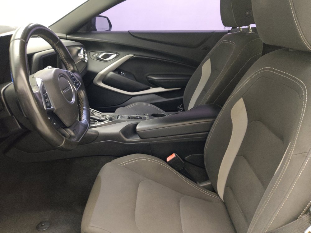 Used 2020 Chevrolet Camaro LT RWD image 17