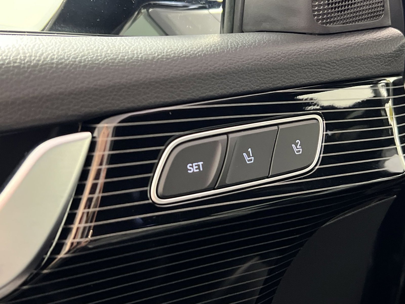 Used 2025 Hyundai Palisade Calligraphy image 32