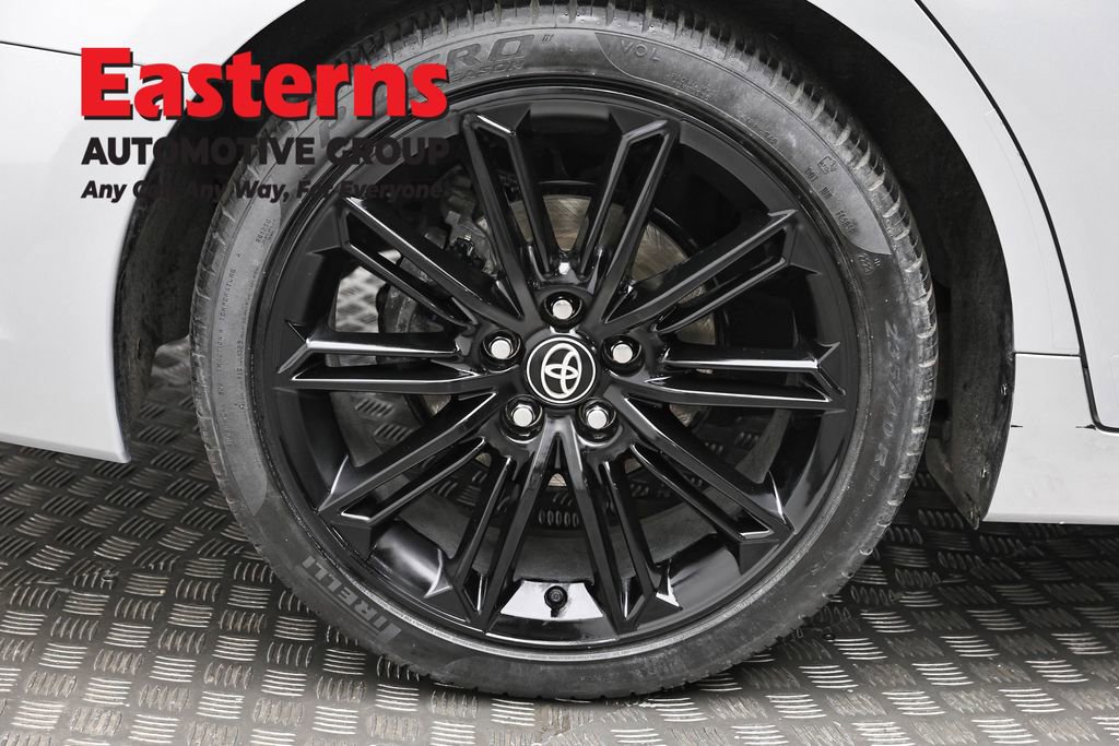 Used 2021 Toyota Avalon XSE FWD image 31