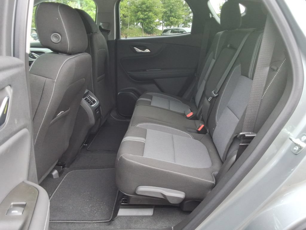New 2026 Chevrolet Blazer LT w/ Convenience Package FWD image 17