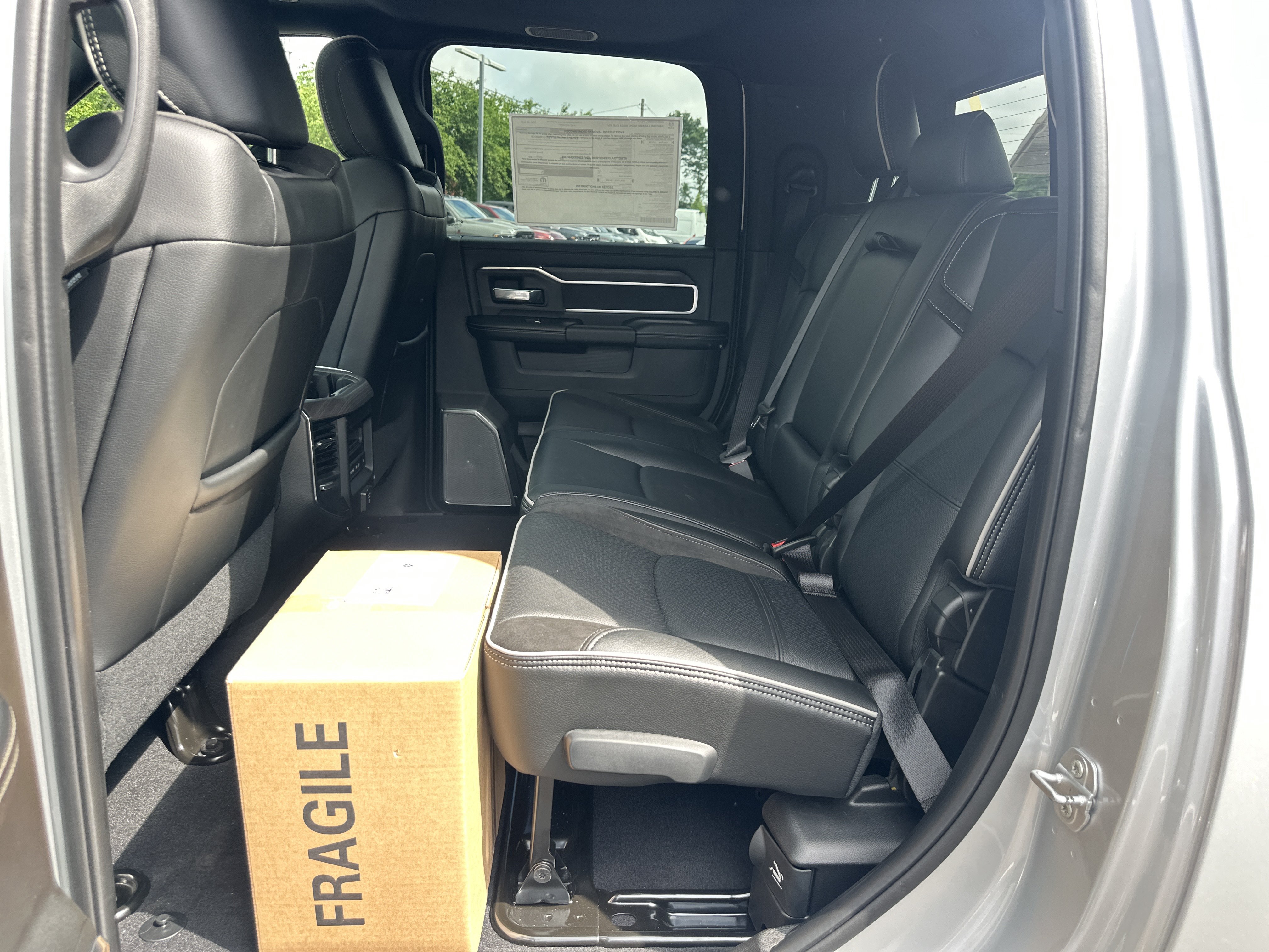 New 2026 RAM 2500 Laramie AWD/4WD image 32