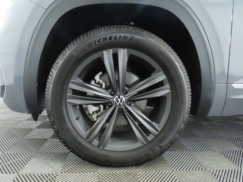 Used 2021 Volkswagen Atlas Cross Sport SE w/ Panoramic Sunroof Package image 30