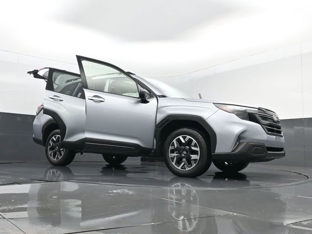 Used 2025 Subaru Forester Premium image 32
