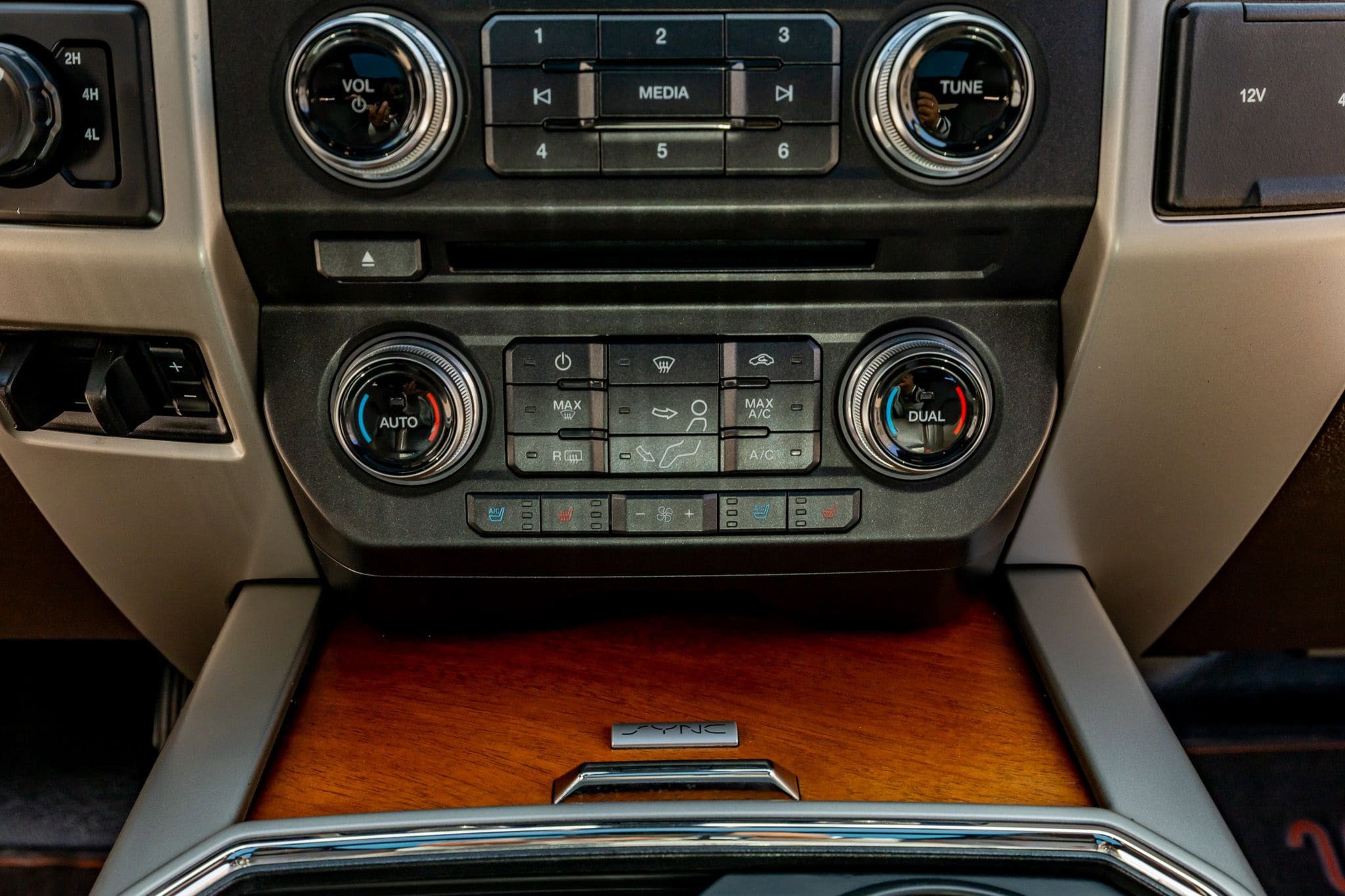 Used 2017 Ford F250 King Ranch w/ King Ranch Ultimate Package image 26