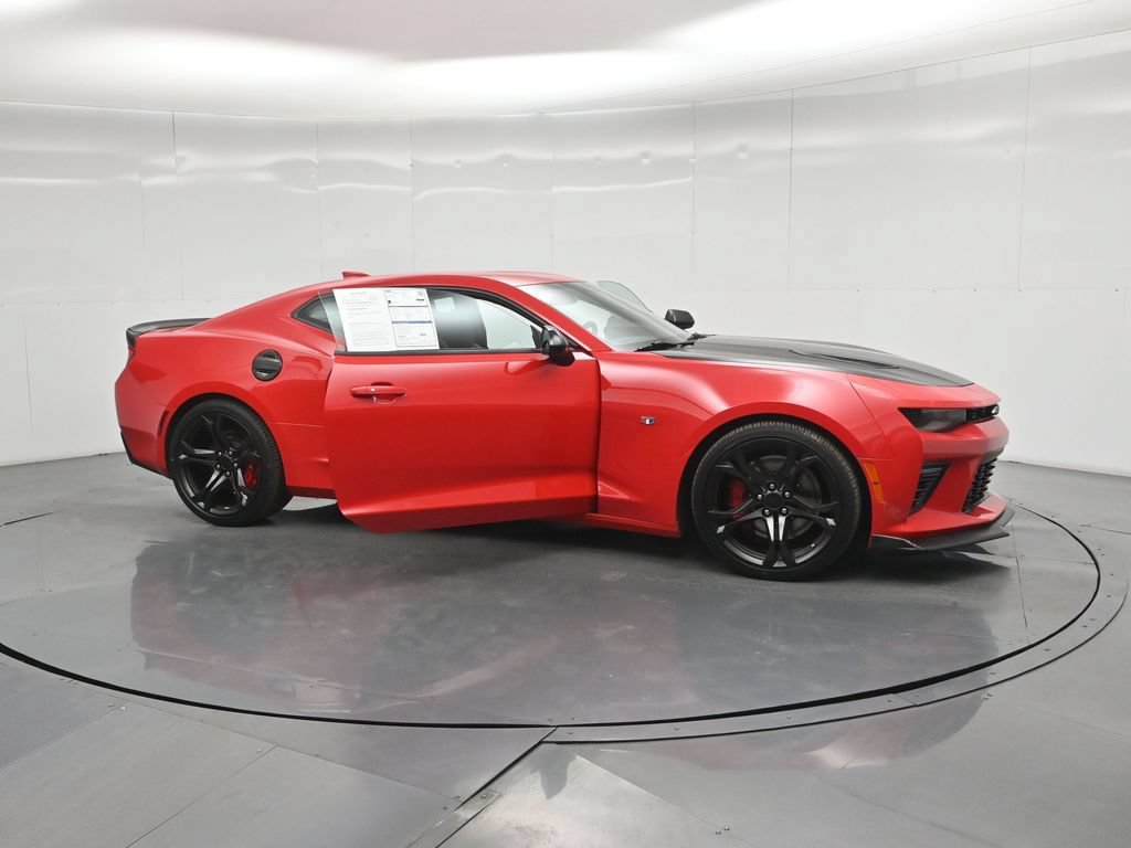 Used 2018 Chevrolet Camaro SS RWD image 30