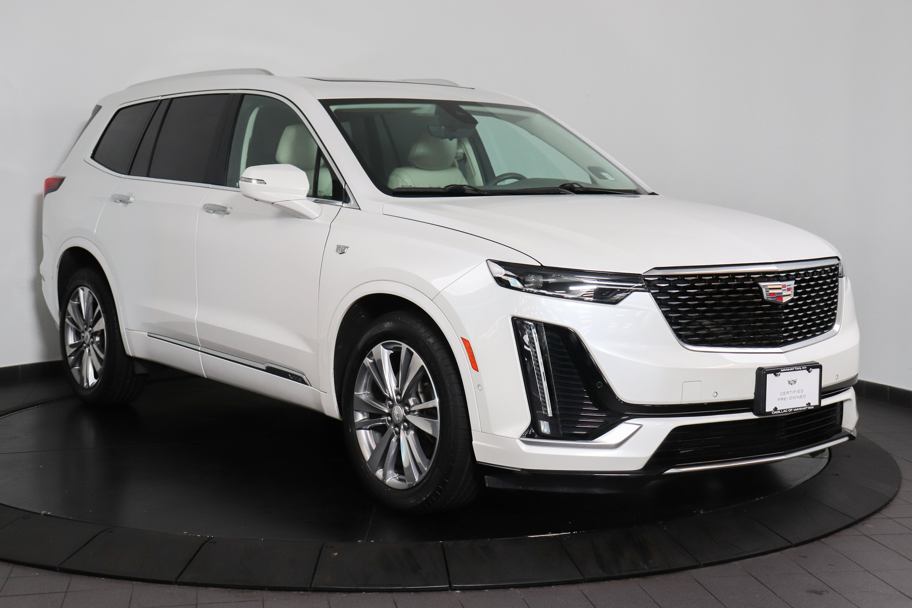 Used 2024 Cadillac XT6 Premium Luxury w/ Technology Package AWD/4WD image 10