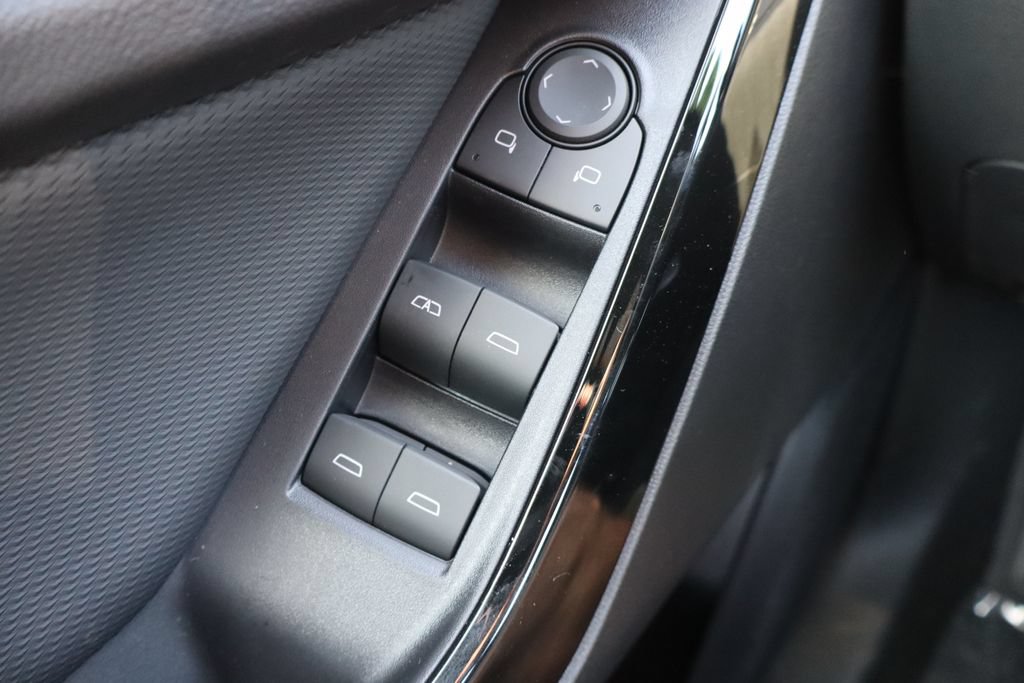 New 2027 Chevrolet Equinox LT FWD image 17