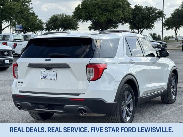 Used 2022 Ford Explorer XLT w/ Equipment Group 202A image 4