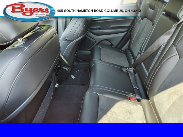 New 2025 Jeep Grand Cherokee Altitude image 29