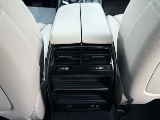 Used 2022 BMW 540i xDrive w/ Premium Package image 38