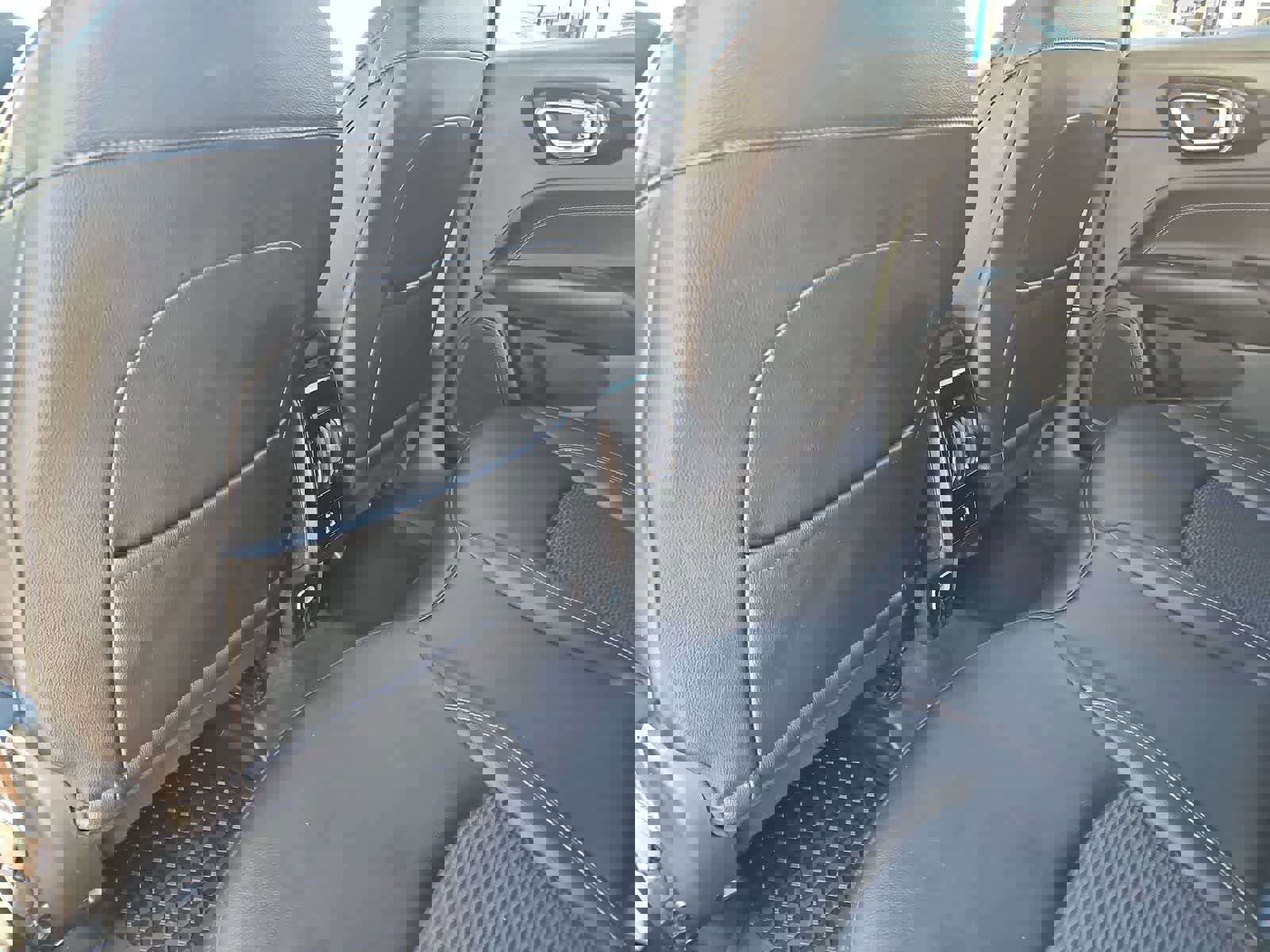 Used 2024 Jeep Compass Latitude w/ Convenience Group image 19