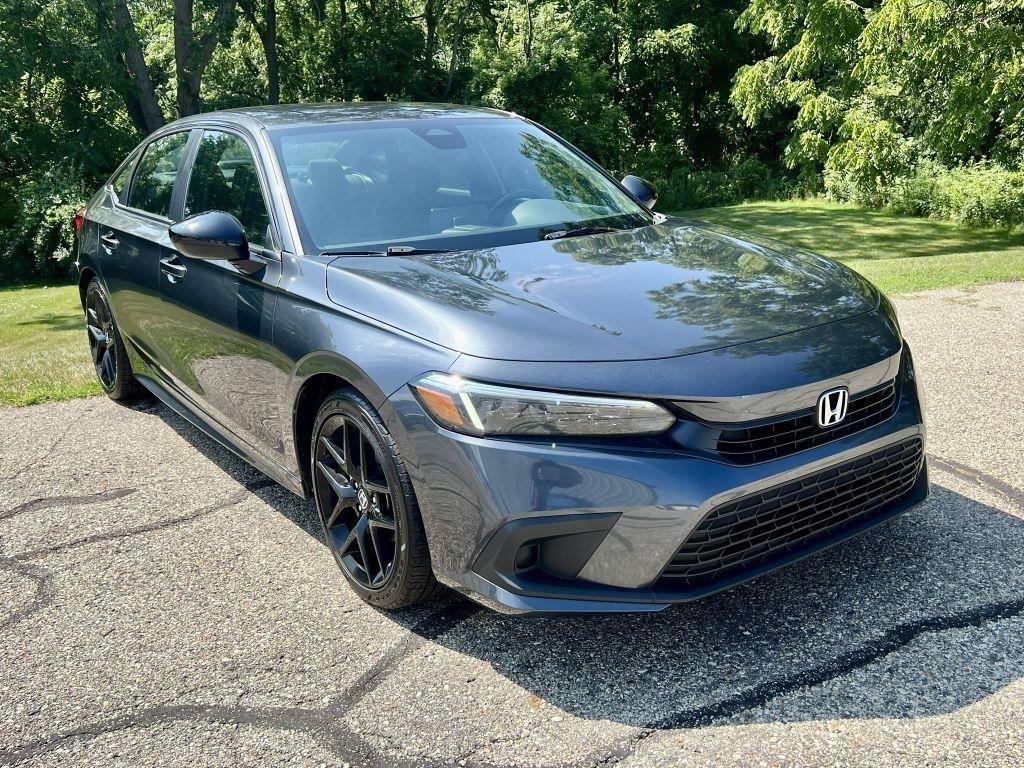 Used 2023 Honda Civic Sport image 3