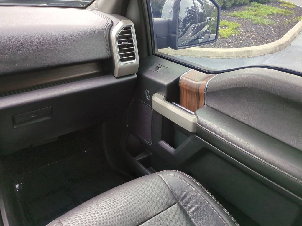 Used 2015 Ford F150 Lariat image 17